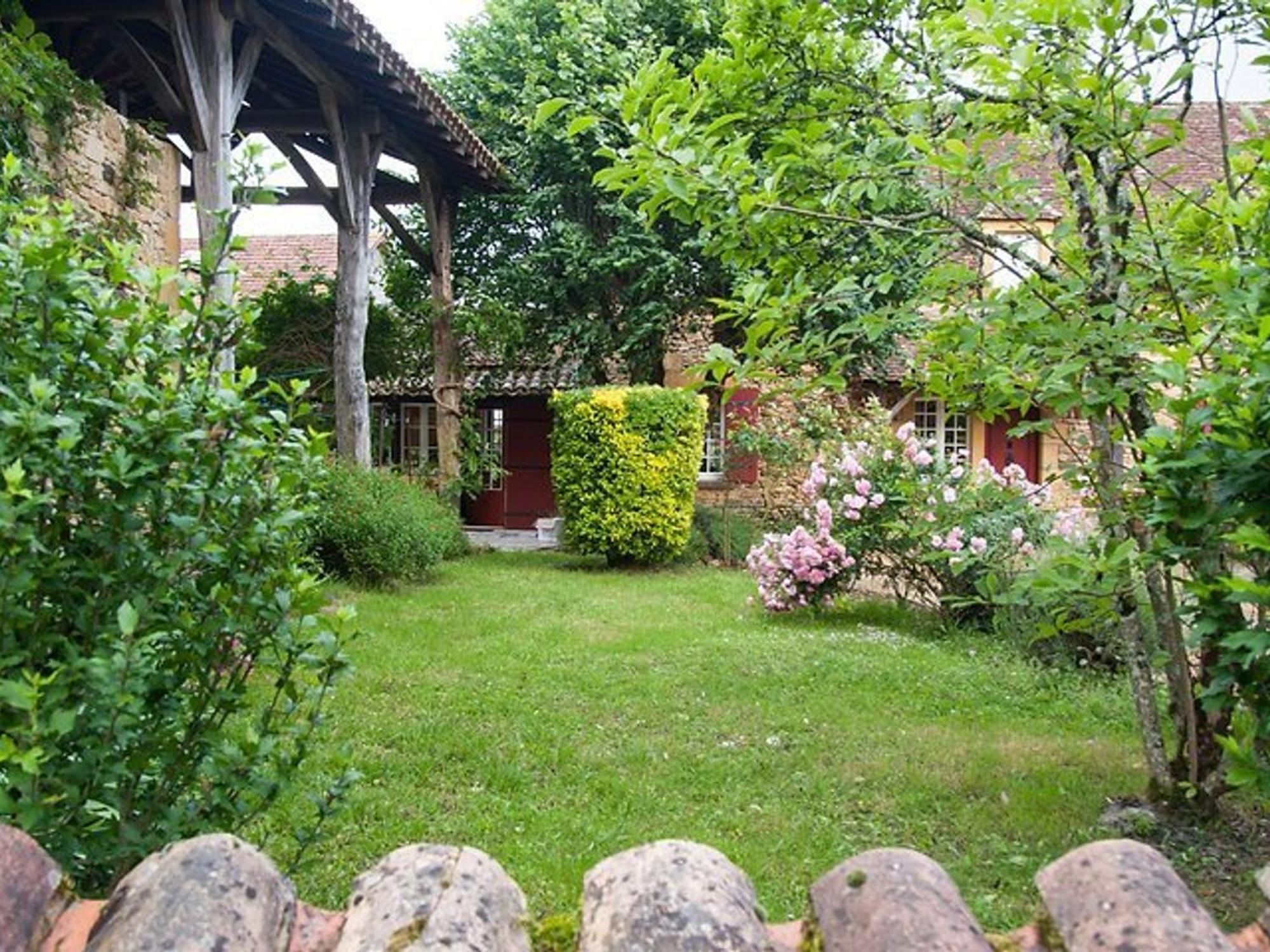 Charmante Maison En Pierre Avec Piscine Privee, 8 Personnes, Proche Des Bastides - Fr-1-824-19 Le Buisson-de-Cadouin Exterior photo